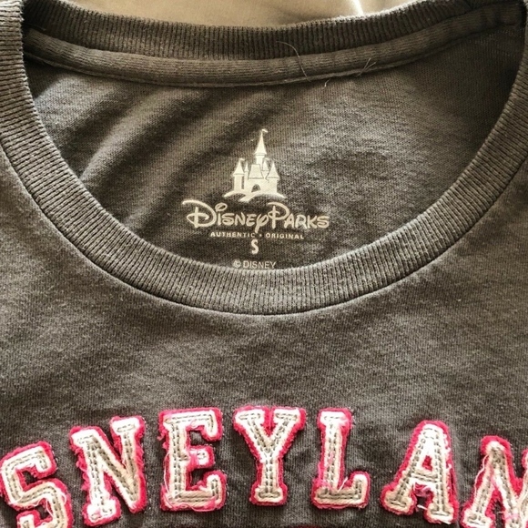 Disneyland Resort - Gray Tee ((small)) - Picture 4 of 7